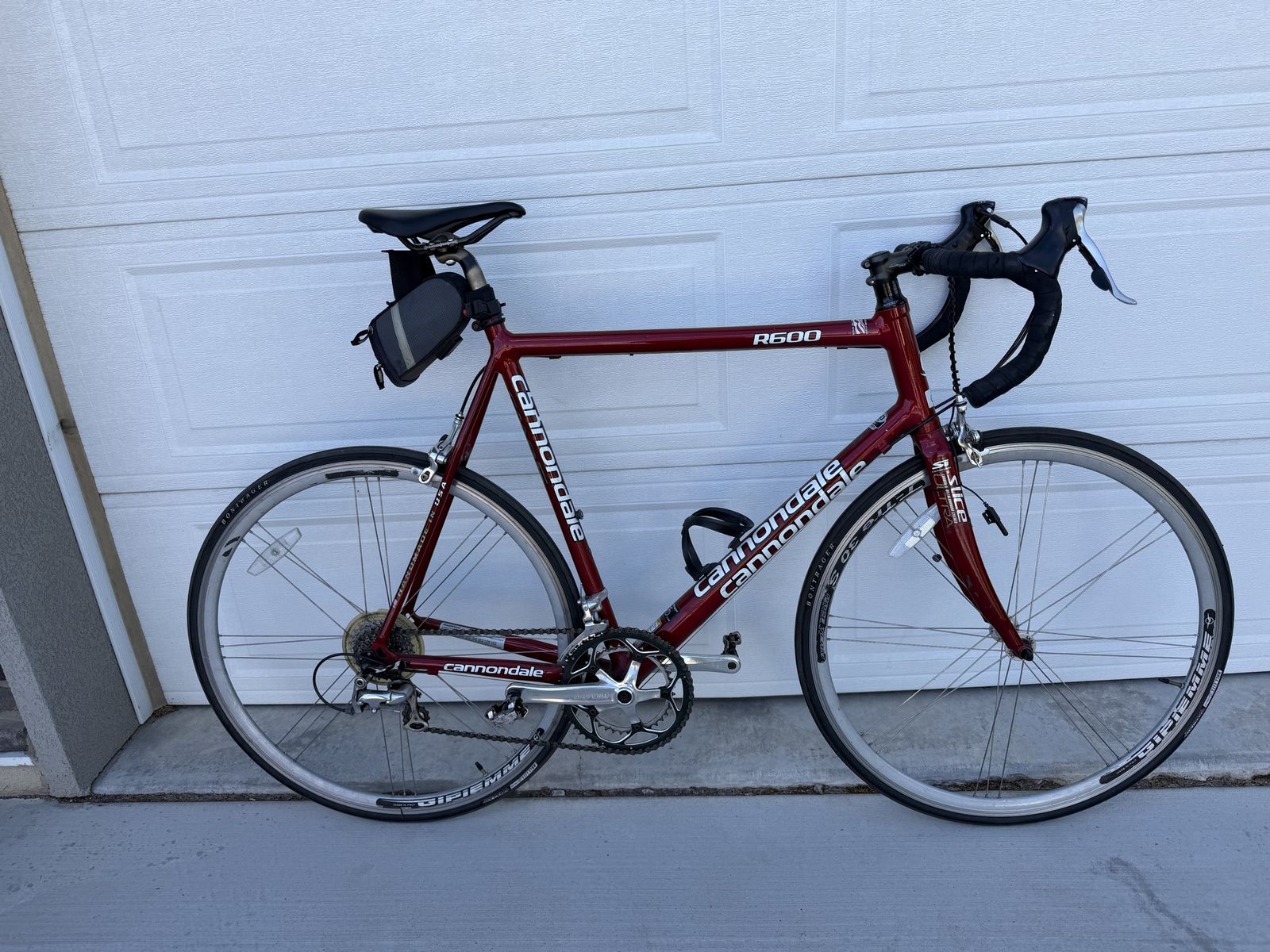 Cannondale R600 road bike