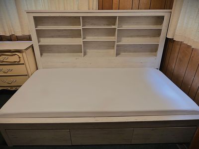 New - Jocisland Twin Farmhouse Wood Daybed and Mattress