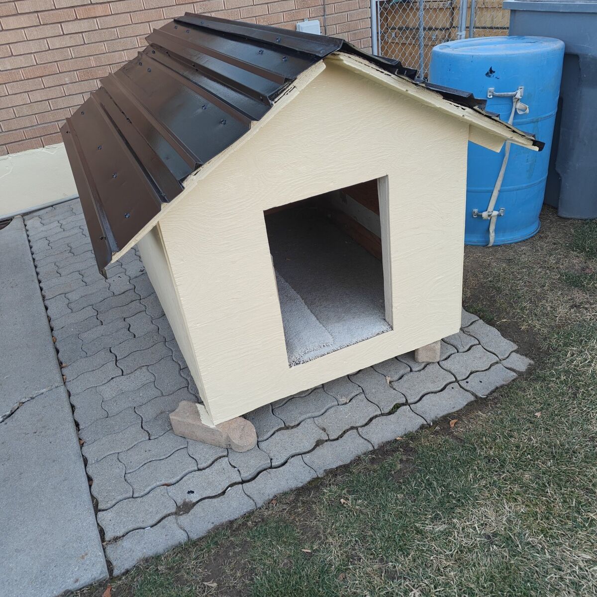 Medium to Large Dog House