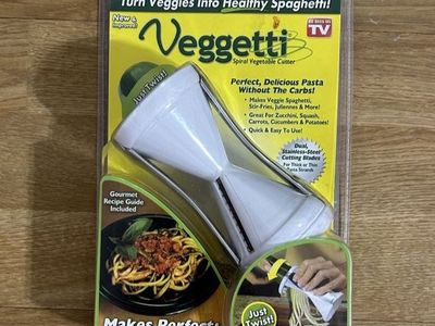 Vegggetti As Seen On TV Spiral Vegetable Cutter Stainless Steel Dual Blade White (New)