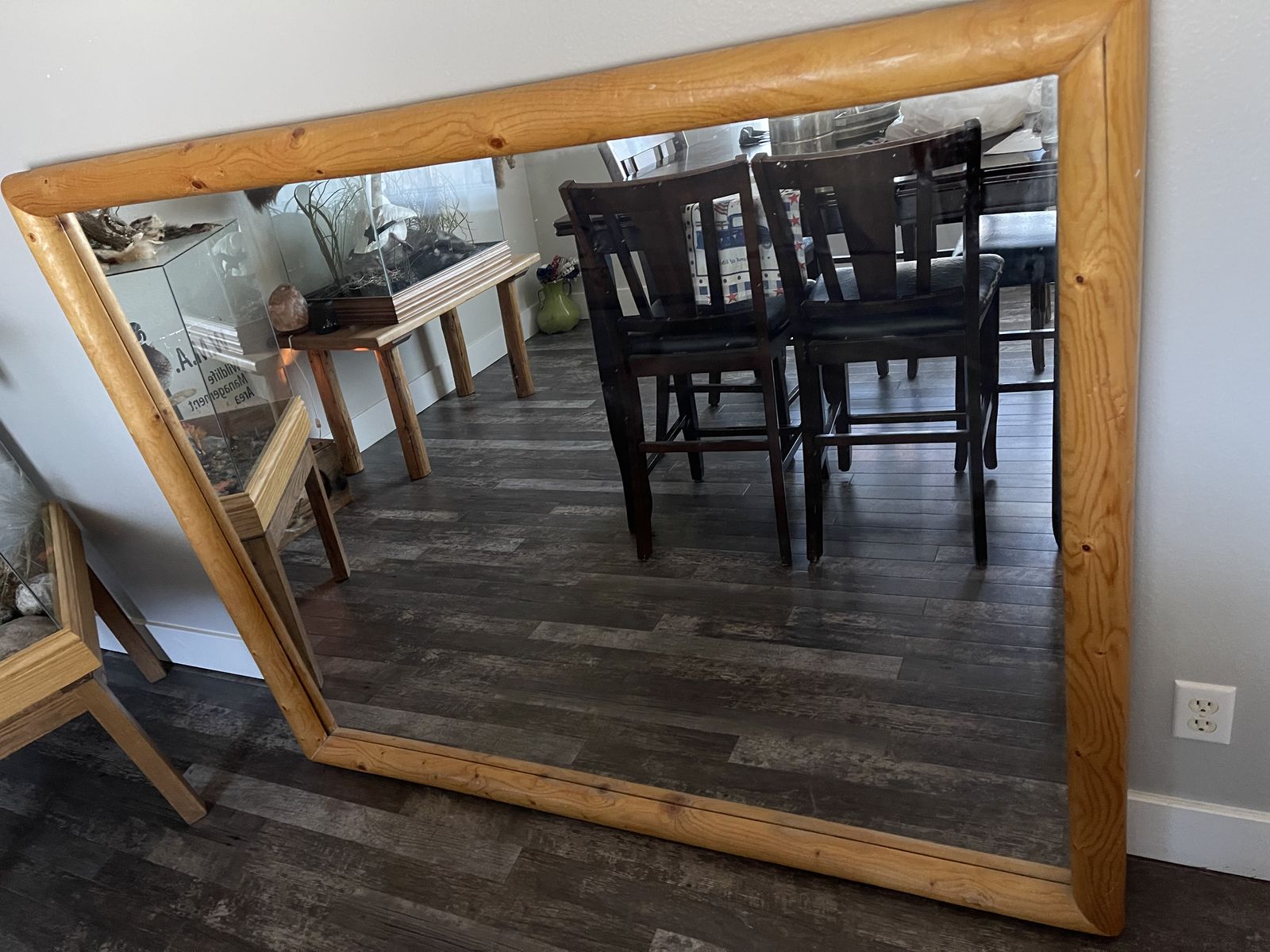 Log mirror