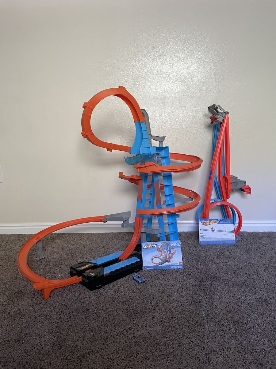 Hot Wheels Sky Crash Tower & Double Loop Dash Straight Track