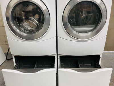 Whirlpool duet washer and dryer set
