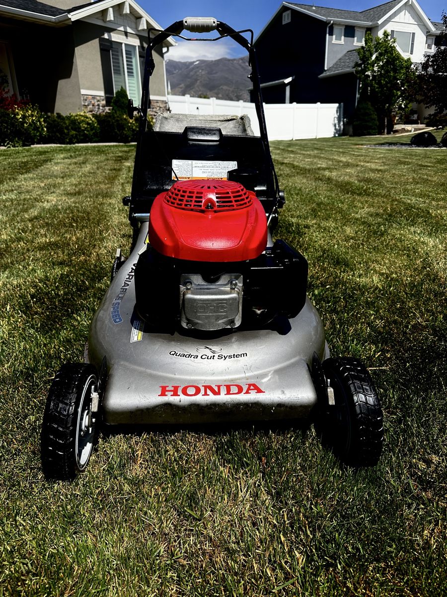 Honda HRR216 Self-Propelled Mower – Fully Serviced