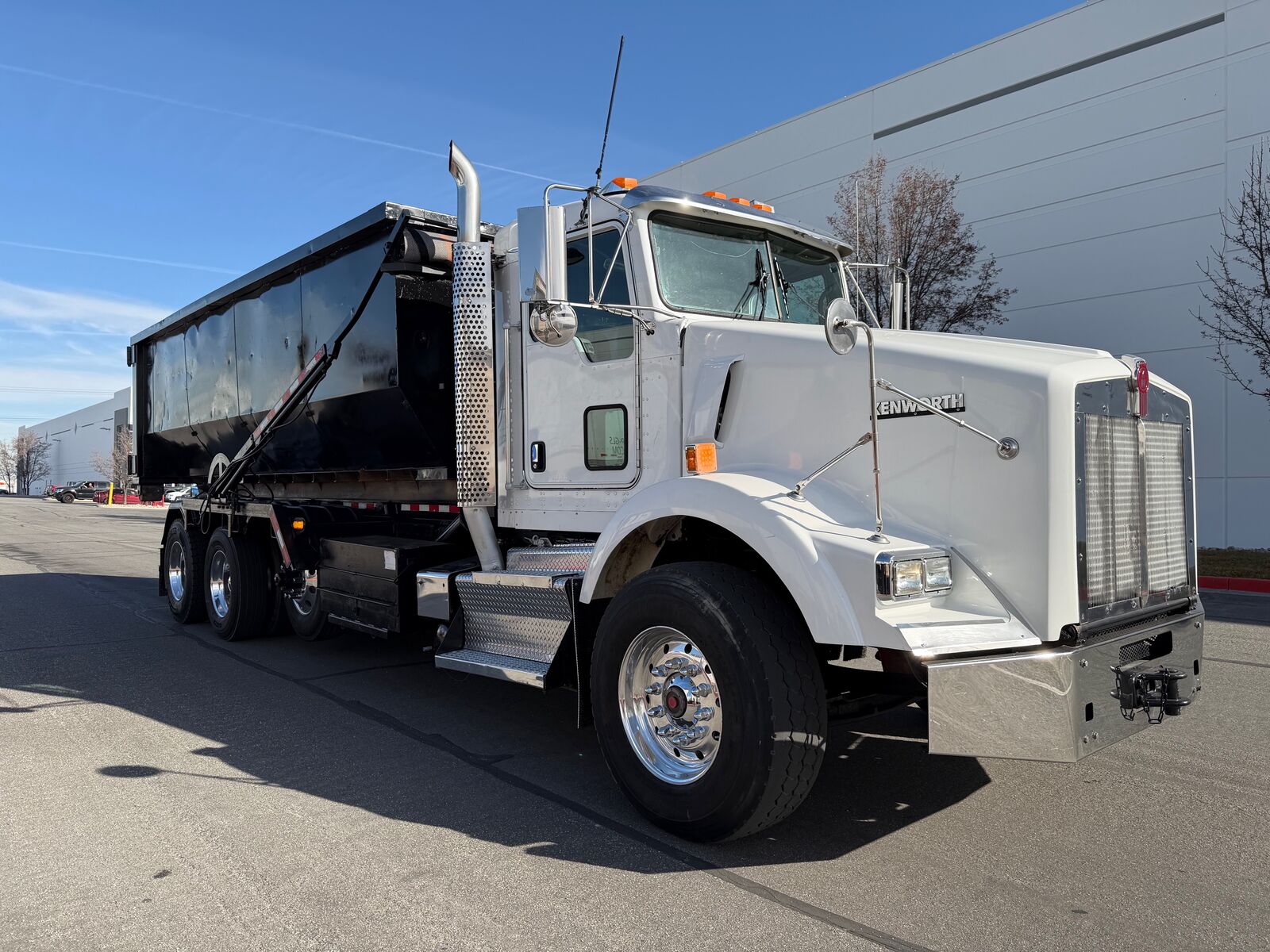 2015 Kenworth T800 Roll Off Dumpster Truck