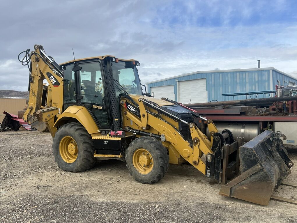 Cat 420F Backhoe With Quickcoupler