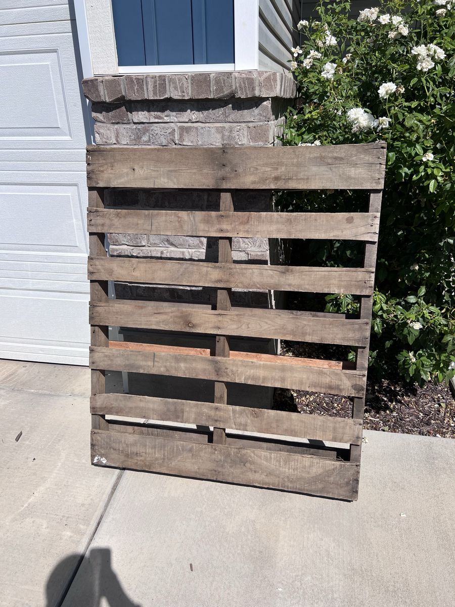 Wooden Shipping Pallet for Crafts, Storage, or Projects