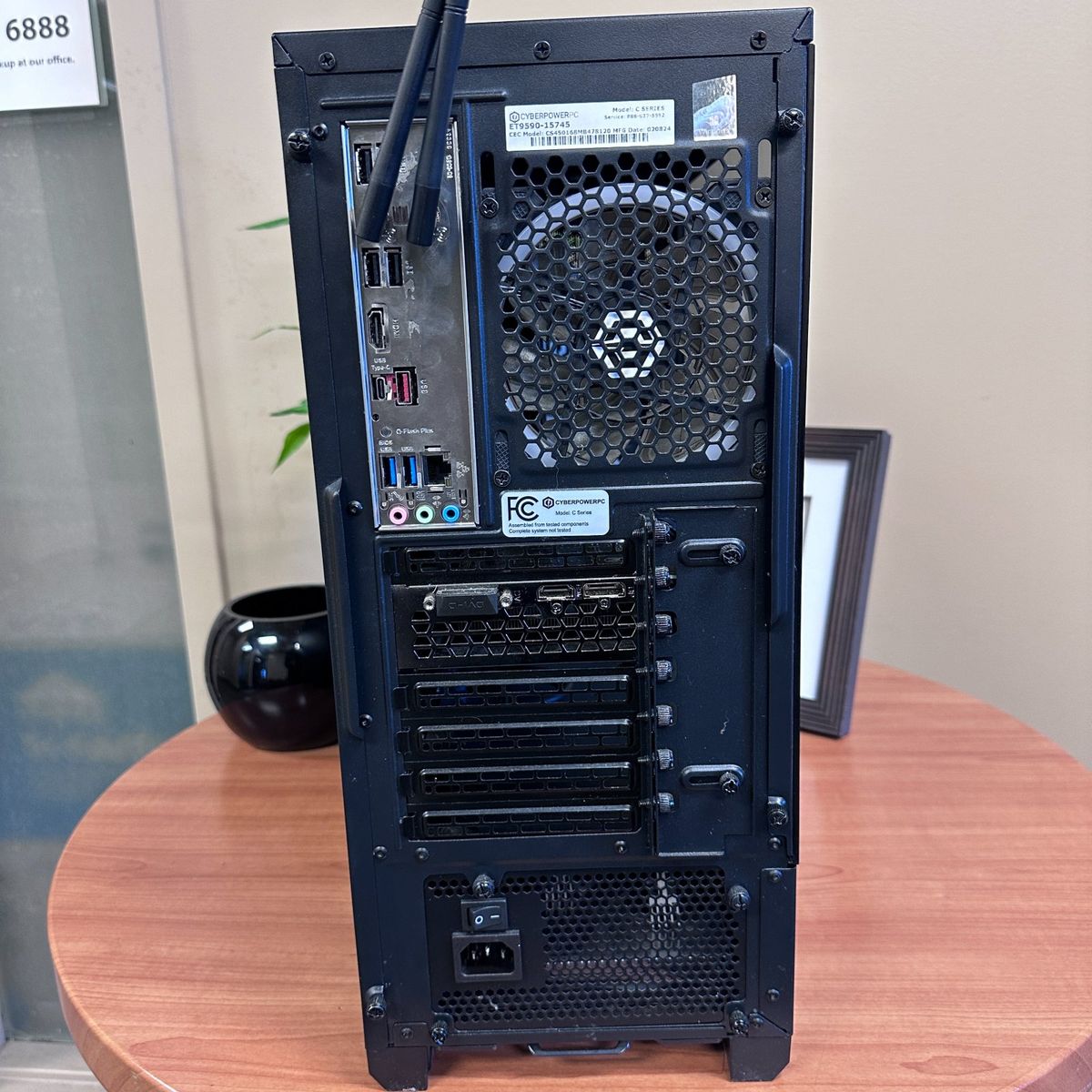Main image 6