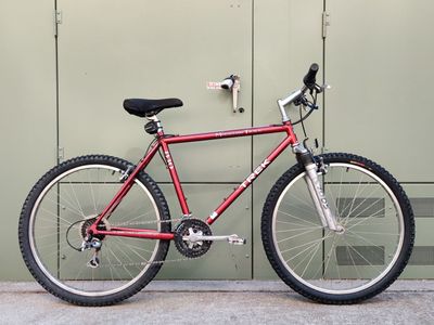 Trek Mountain Track 830 Mountain Bike SB116-26