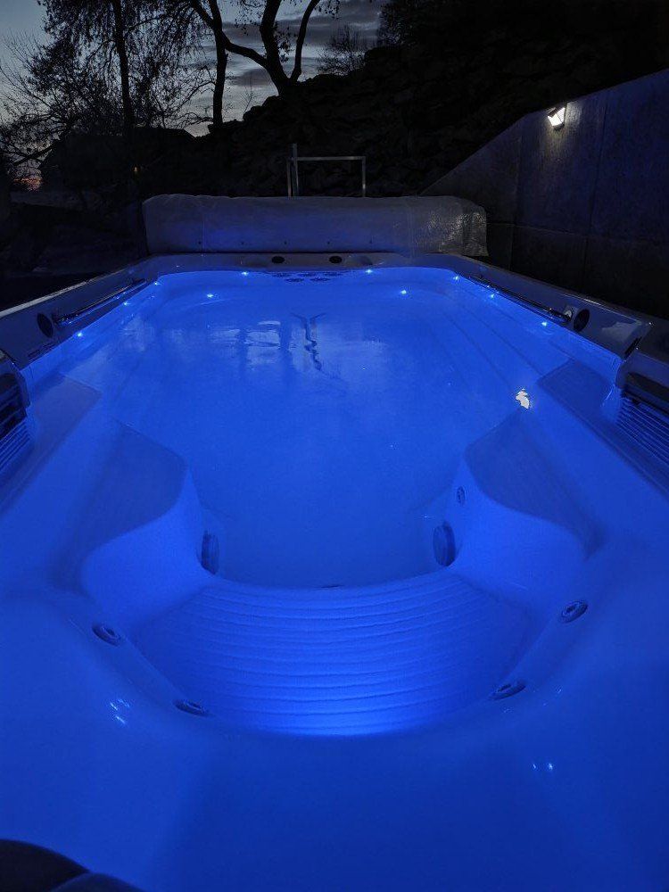 Endless Pools X500 Swim Spa – Excellent Condition – Fully Loaded – Must See