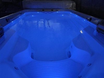 Endless Pools X500 Swim Spa – Excellent Condition – Fully Loaded – Must See