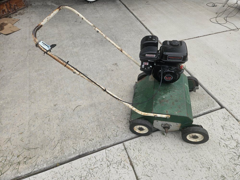 Powerhorse Dethatcher 6.5HP Gas Powered Lawn power rake - Green/Black, Used