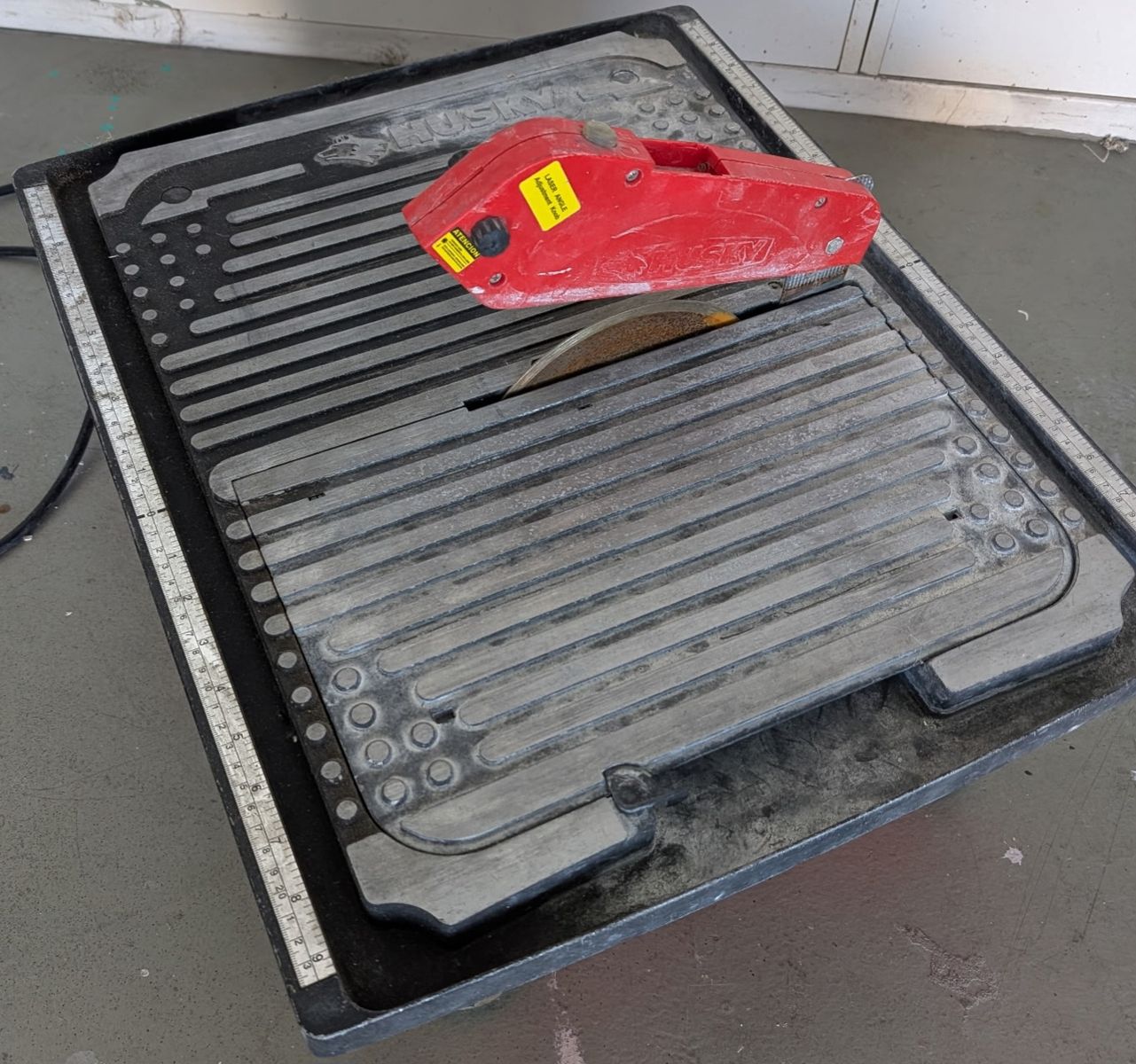 Husky Tile Saw 7” – Good Working Condition