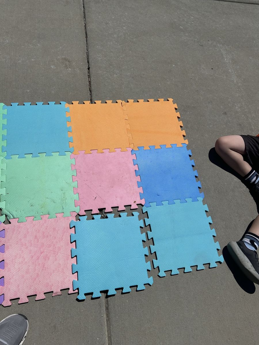 Interlocking foam pads