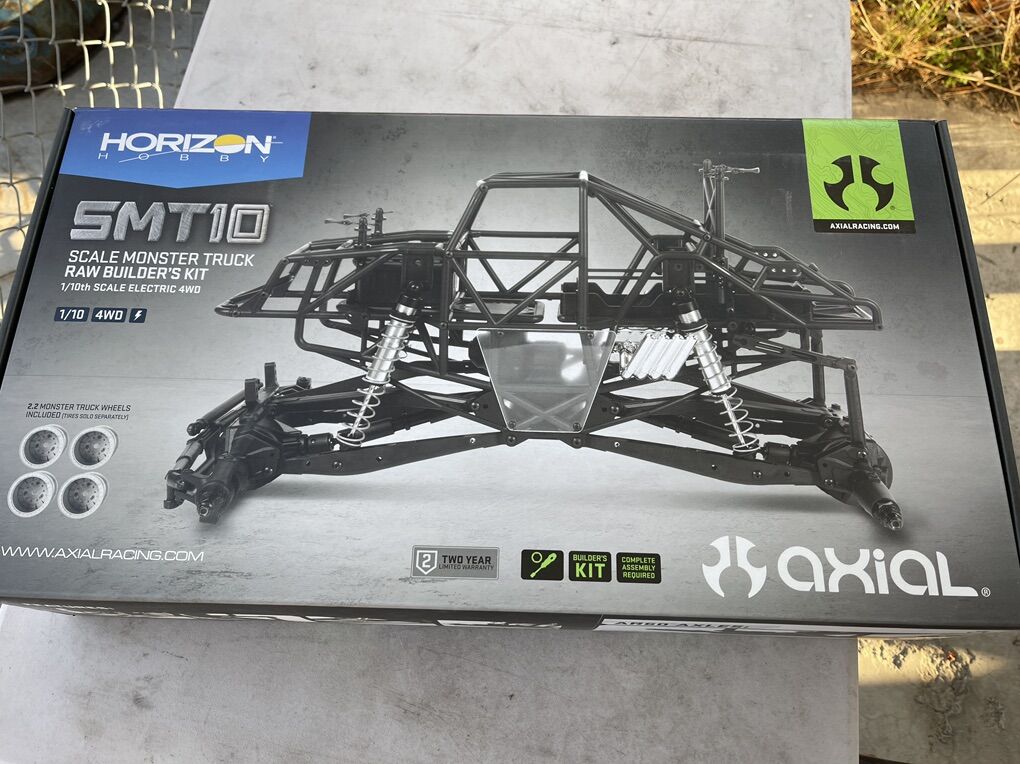 Axial smt10 Builder Kit, Sealed Box