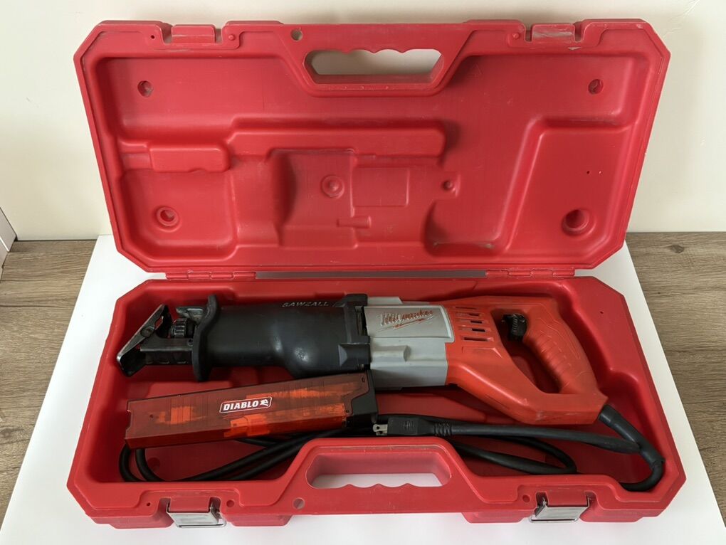 Milwaukee Sawzall 6519-30 Reciprocating Saw Red
