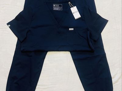 FIGS scrub sets