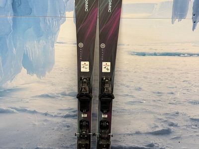 Used 2024 Atomic Maven 86R 153cm Skis w/Atomic M10 Bindings