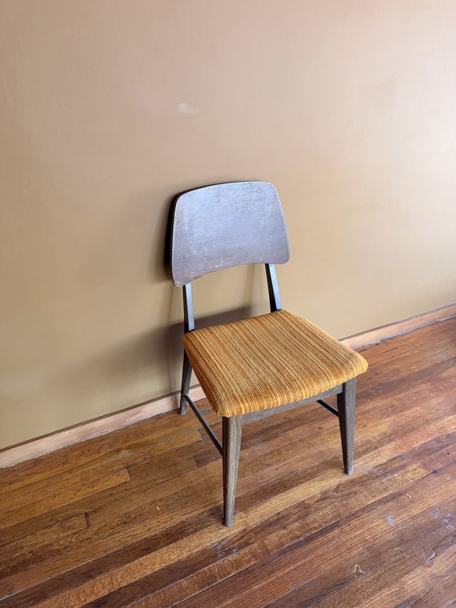 MCM Chair - Martinsville Novelty Corp