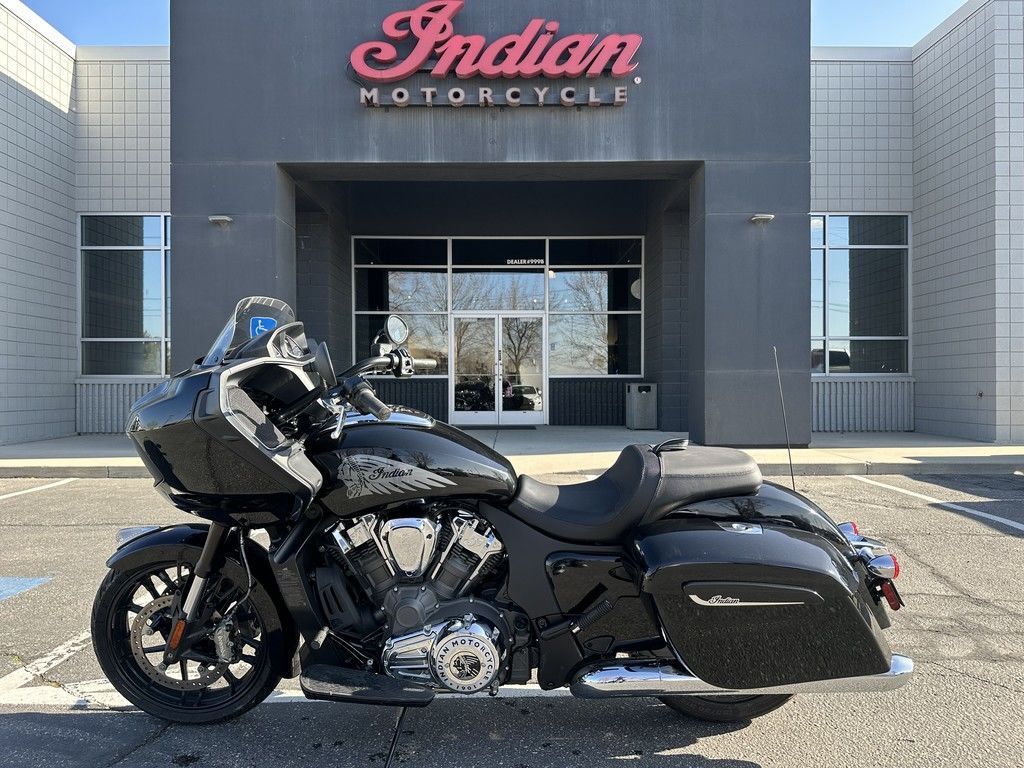 2023 Indian Motorcycle® Challenger® Black Metallic