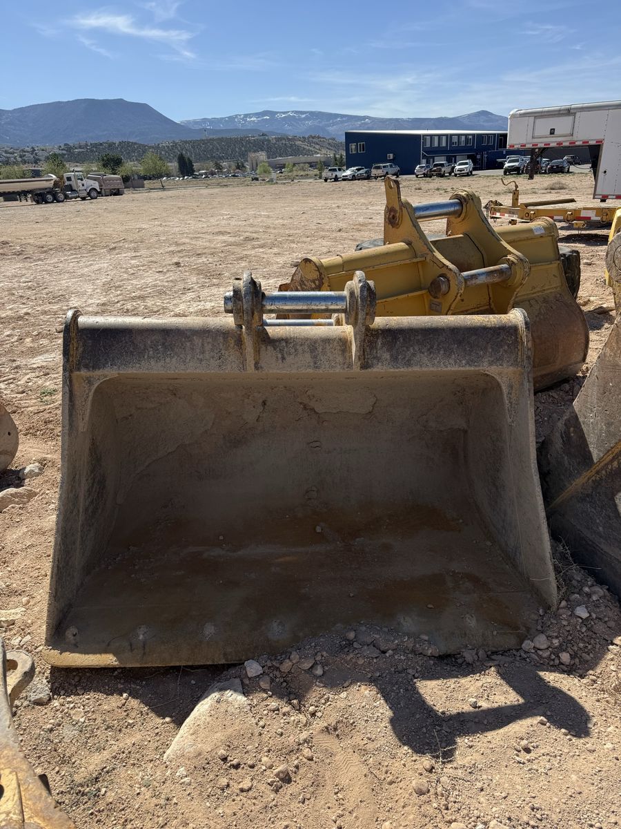 72" Bucket For Cat 320-325 Excavtor