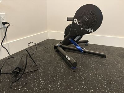 Wahoo KICKR Direct Drive Smart Bike Trainer, with Desk, & Mat