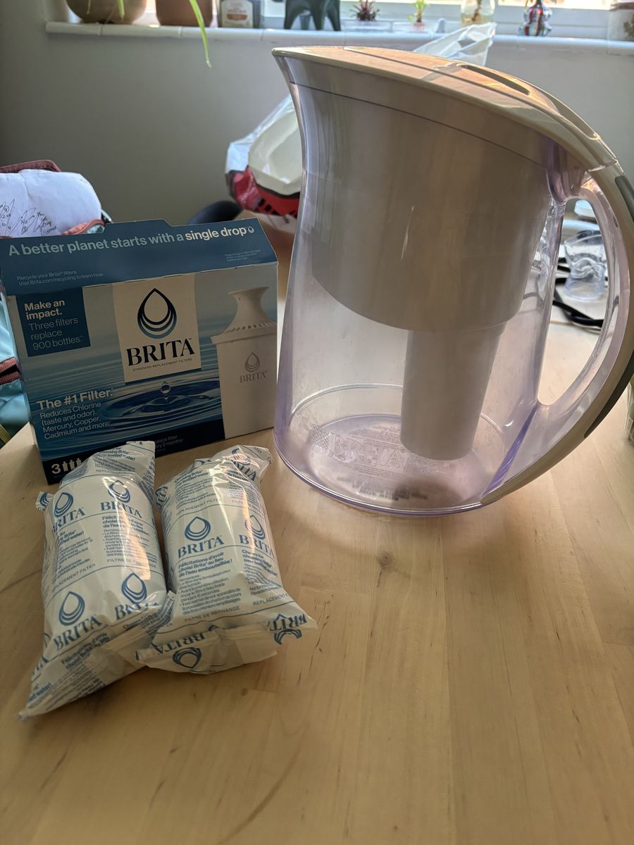 Large Britta water filter with 2 new filters