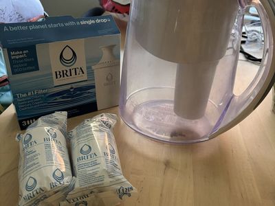 Large Britta water filter with 2 new filters