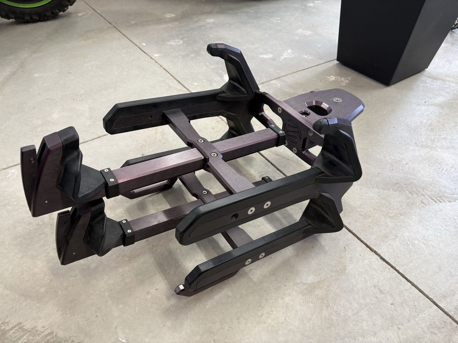 Skylon board rack