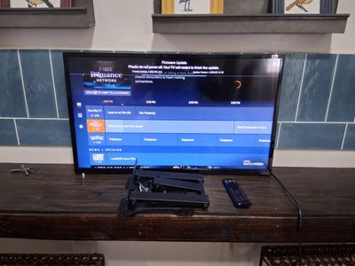 VIZIO Smart TV 30-inch HD LED D24f-G1 with WatchFree+, Wall Mount, and Remote