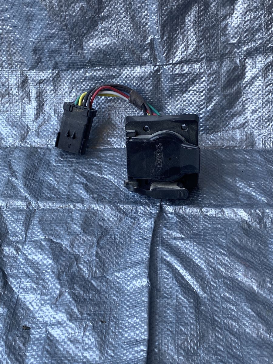 Hopkins 7-Way Trailer Wiring Connector with Vehicle Harness