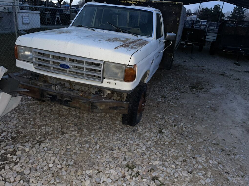 1989 Ford 1ton Part Out