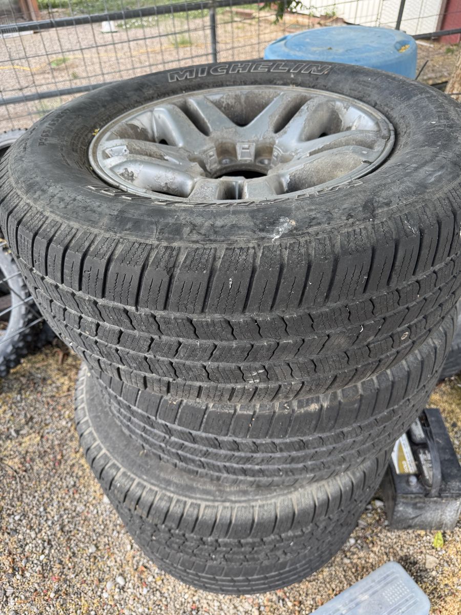 4 wheels and tires from 2006 Toyota Tundra