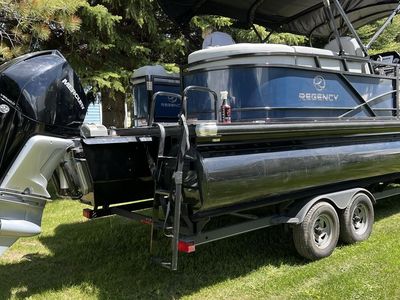 23’ regency pontoon 250 hp