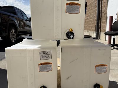 26 Gallon Utility Flat Bottom Water Storage Tank Container