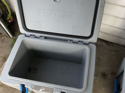 Lifetime Coole, Bear Proof