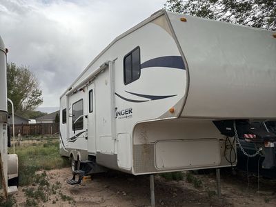 Zinger Crossroads Camper