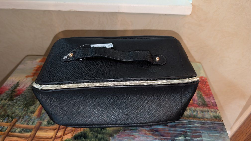 NWT Chicos Black Saffiano Faux Leather Toiletry Bag Travel Makeup Case NWT