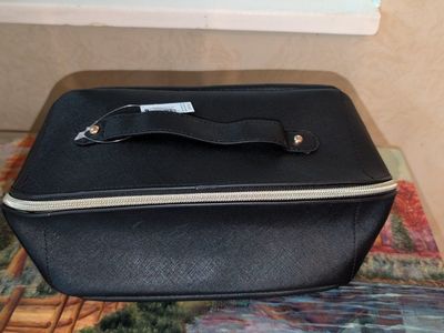 NWT Chicos Black Saffiano Faux Leather Toiletry Bag Travel Makeup Case NWT