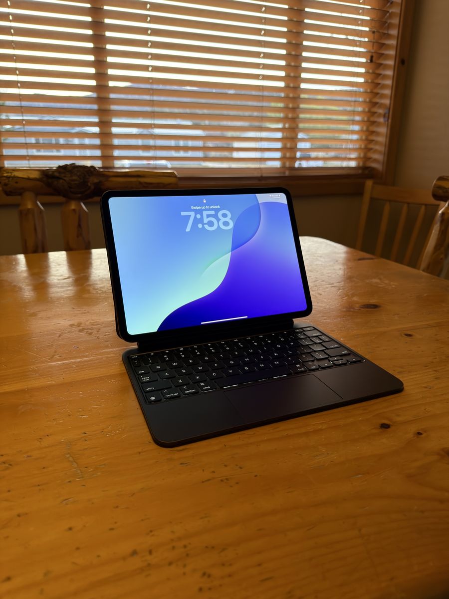 Apple Ipad Pro M4 Chip With Apple Magic Keyboard