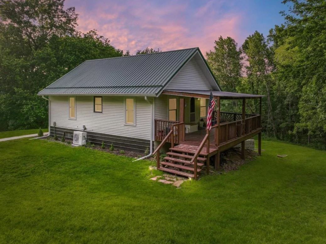 4 Bed 2 Bath Home Nestled on Over an Acre in Jamesport, MO!