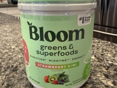 Bloom Greens & Superfoods Powder Strawberry Kiwi 10.24 oz **48 Servings**