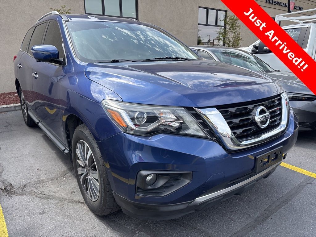 2020 Nissan Pathfinder SL