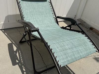 Portable Zero Gravity Lounge / Camping Chair