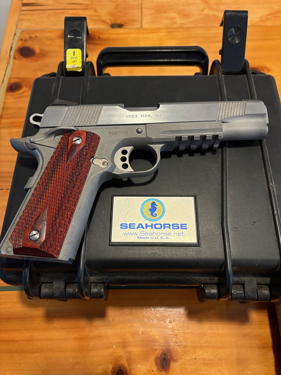 Colt 1911 Gov't Model w/Rail .45 ACP