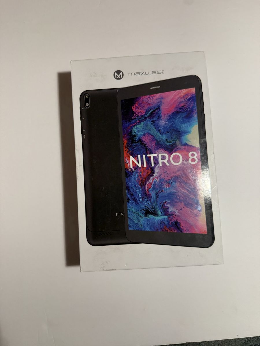 NEW Maxwest Nitro 8S 8" Android 11 Tablet - 32GB / 3GB RAM - Wi-Fi + 4G LTE w/ Case and charger