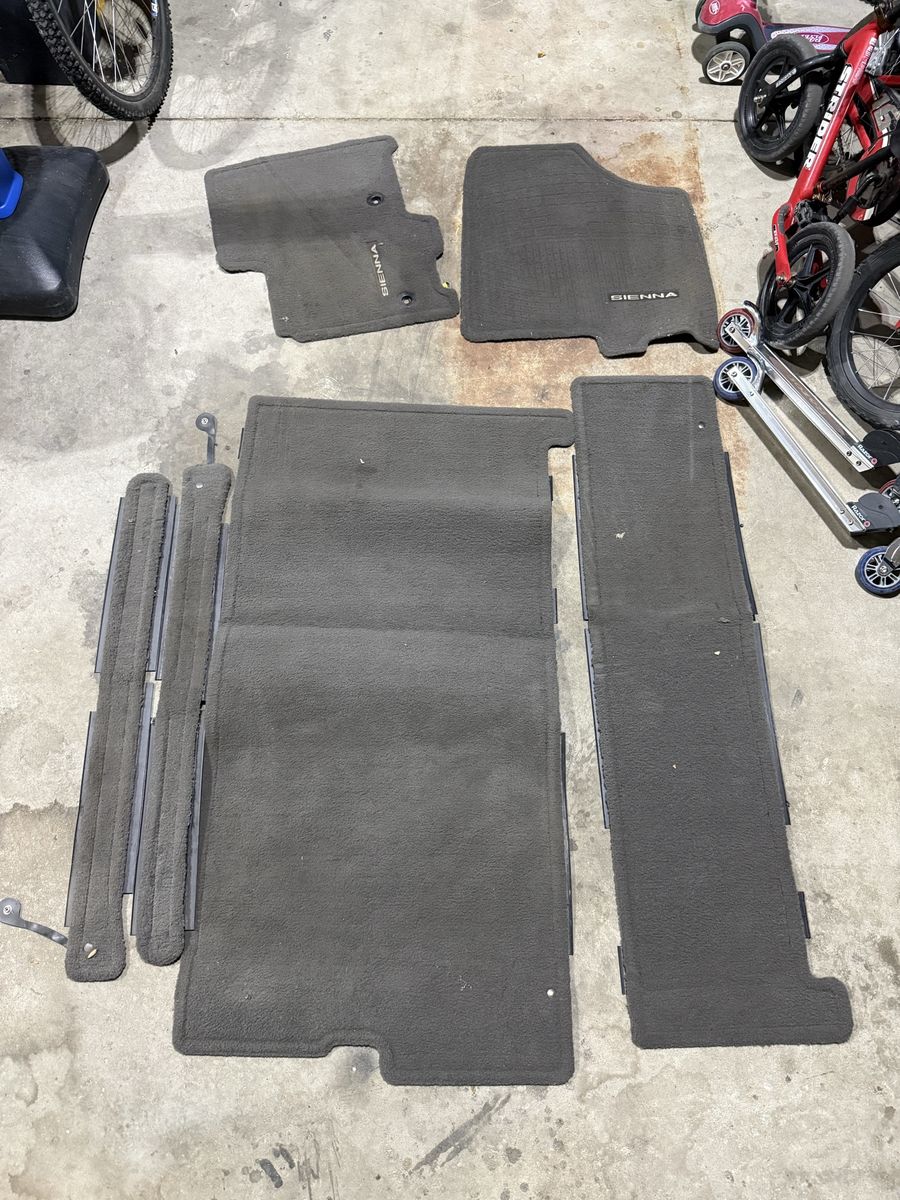 2013 Toyota Sienna OEM Carpet Floor Mats Set Gray Used