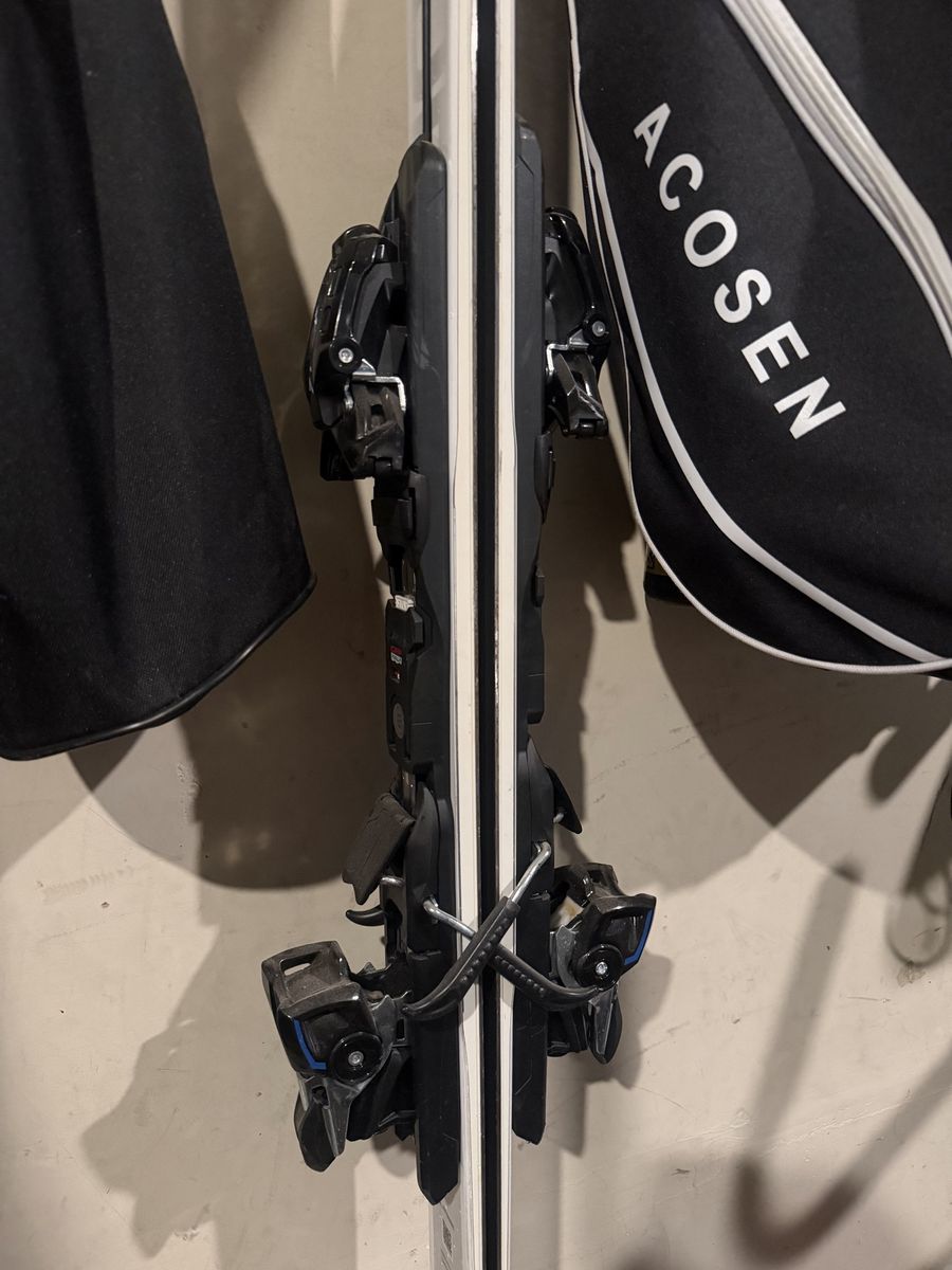 Atomic Cloud Skis 161cm with Bindings