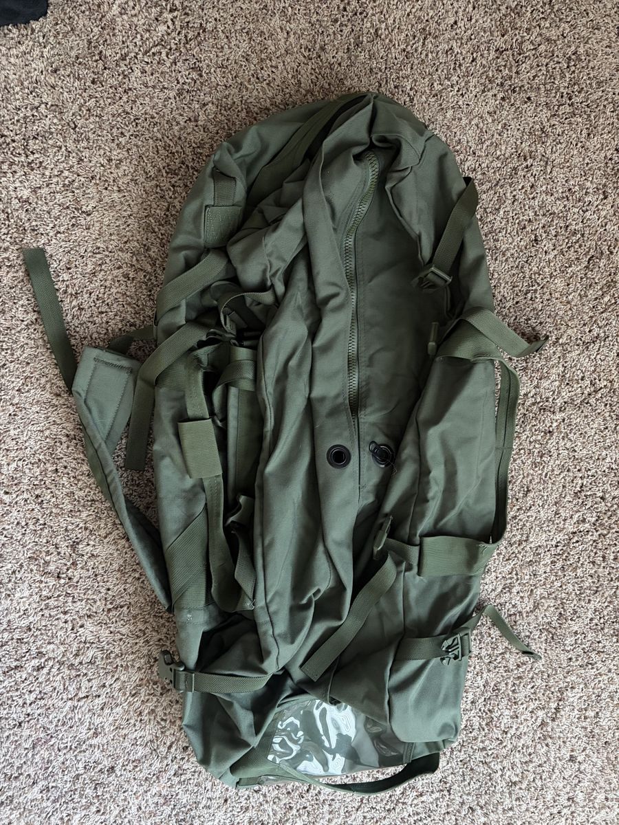 Army duffle with backpack straps