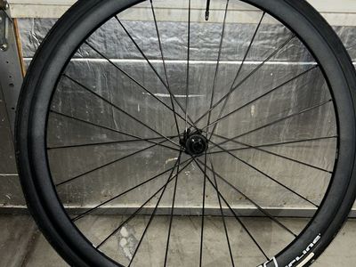 DT Swiss E1800 Wheelset W/tires